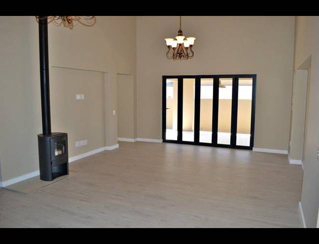 3 BEDROOM HOUSE FOR SALE IN COPPERLEAF ESTATE